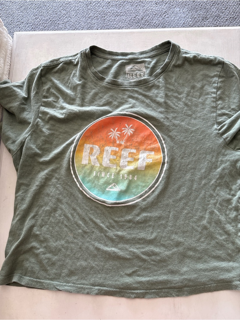 Reef Men’s Olive Green Graphic Crewneck T-Shirt